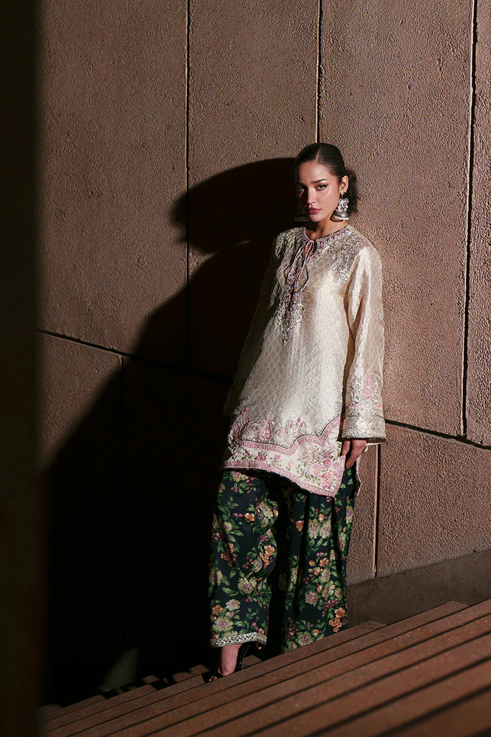 EMBROIDERED SUIT - Image 5